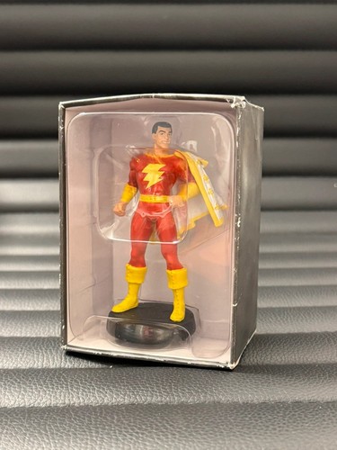 Statuina shazam comics - dc,