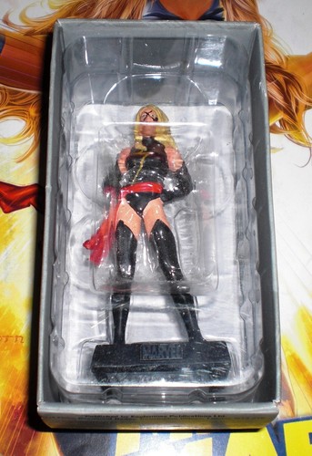 Miss marvel statuina - marvel, 76