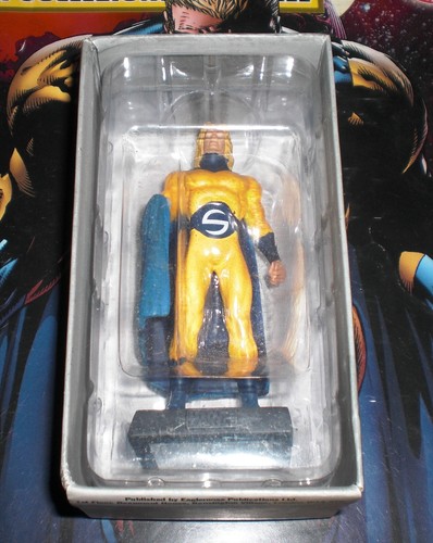 Sentry statuina supereroi - sentry,
